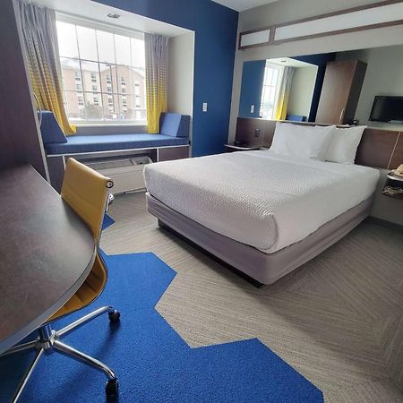 Microtel Inn & Suites By Wyndham Bluffs Council Bluffs Eksteriør billede