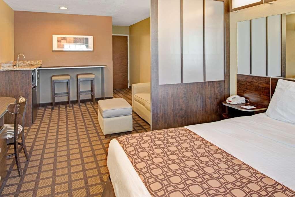 Microtel Inn & Suites By Wyndham Bluffs Council Bluffs Eksteriør billede