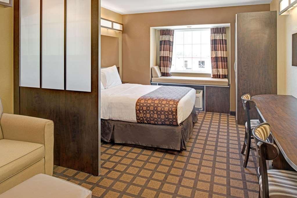 Microtel Inn & Suites By Wyndham Bluffs Council Bluffs Eksteriør billede