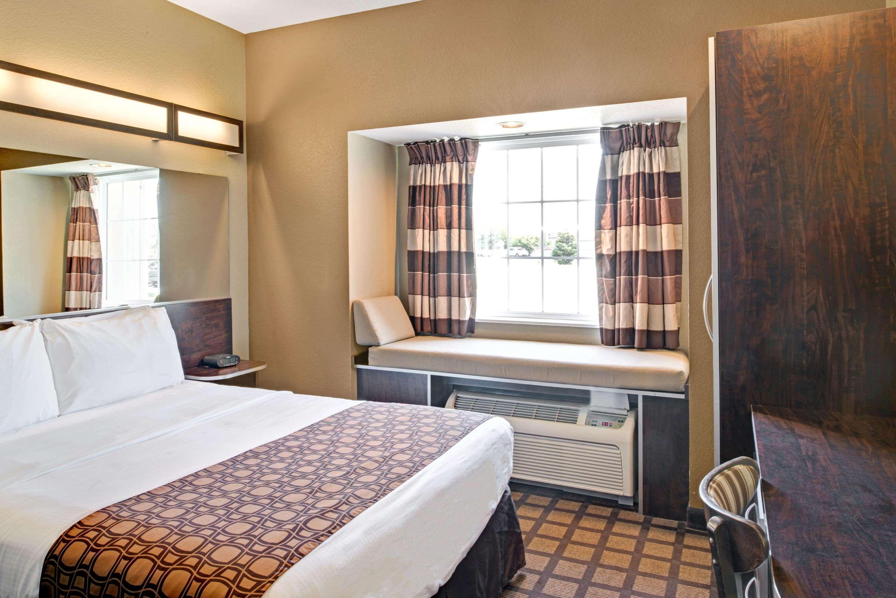 Microtel Inn & Suites By Wyndham Bluffs Council Bluffs Eksteriør billede