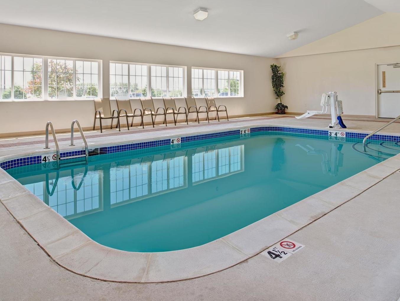 Microtel Inn & Suites By Wyndham Bluffs Council Bluffs Eksteriør billede