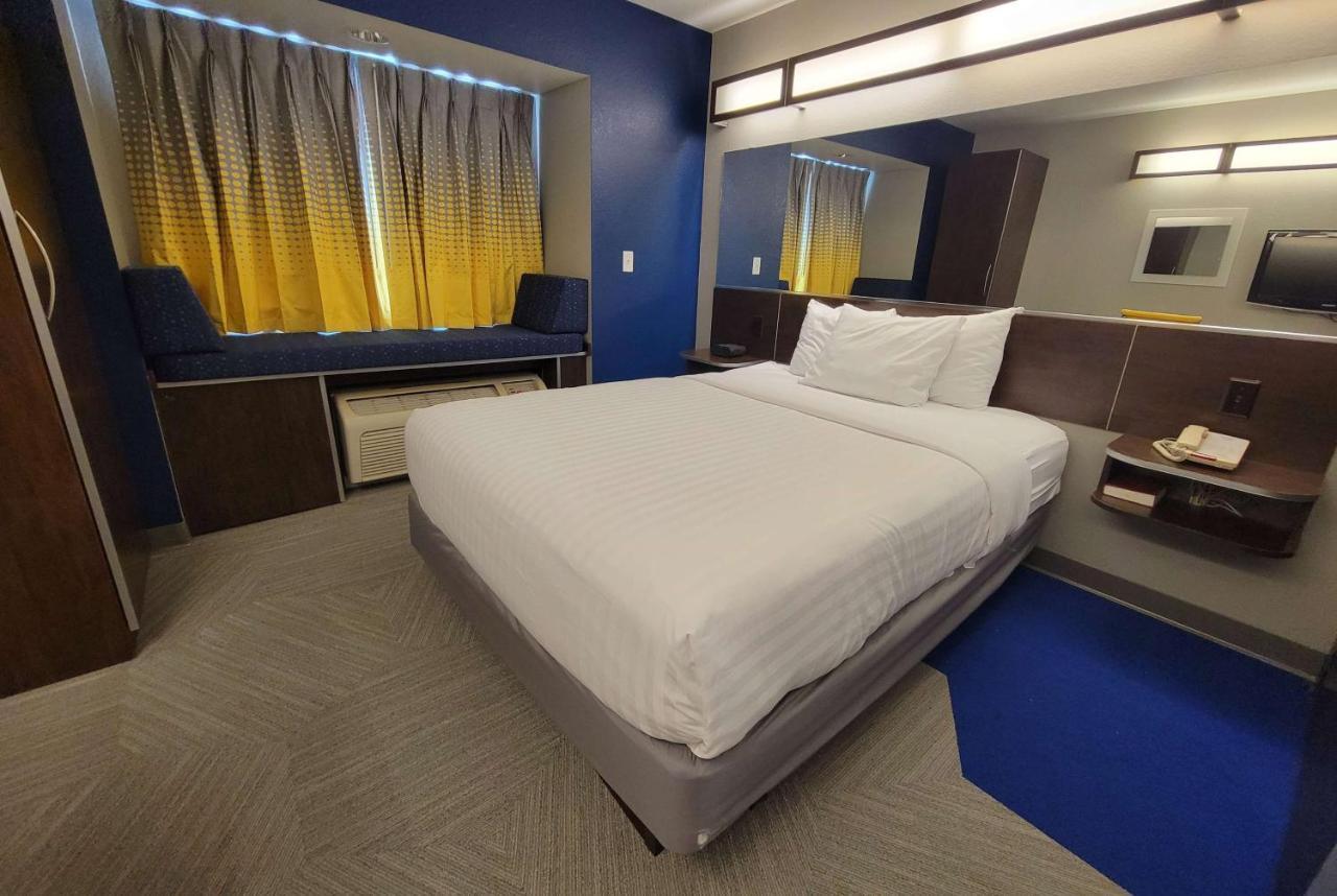 Microtel Inn & Suites By Wyndham Bluffs Council Bluffs Eksteriør billede