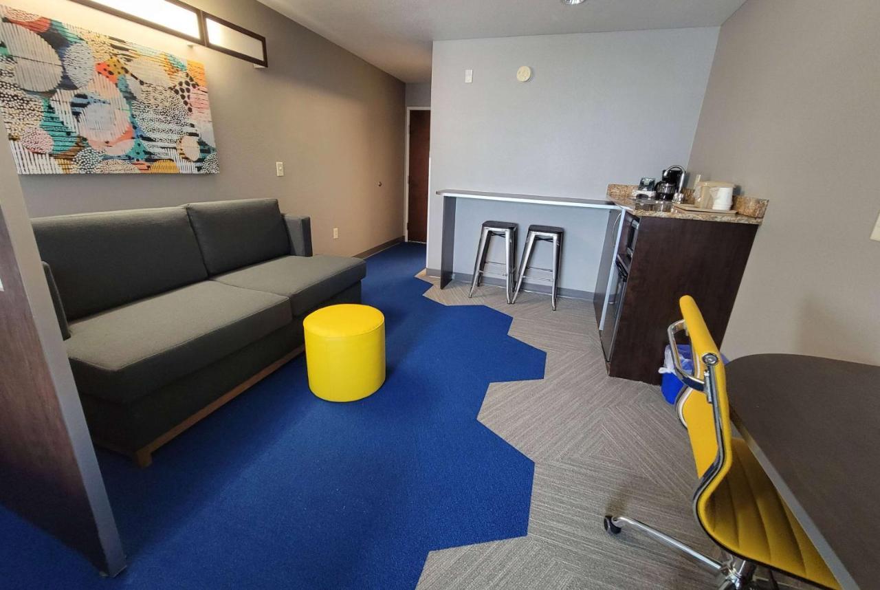 Microtel Inn & Suites By Wyndham Bluffs Council Bluffs Eksteriør billede
