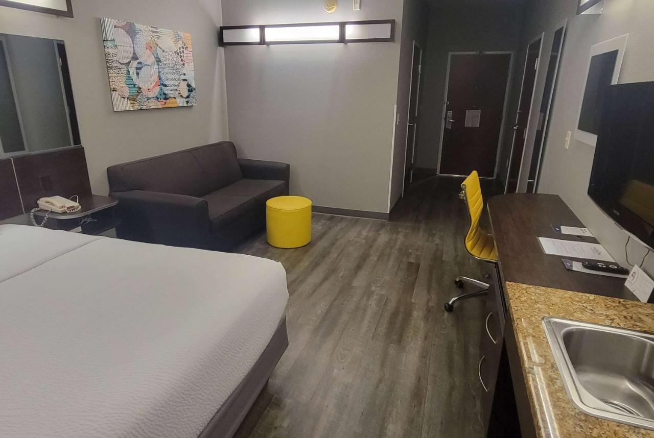 Microtel Inn & Suites By Wyndham Bluffs Council Bluffs Eksteriør billede