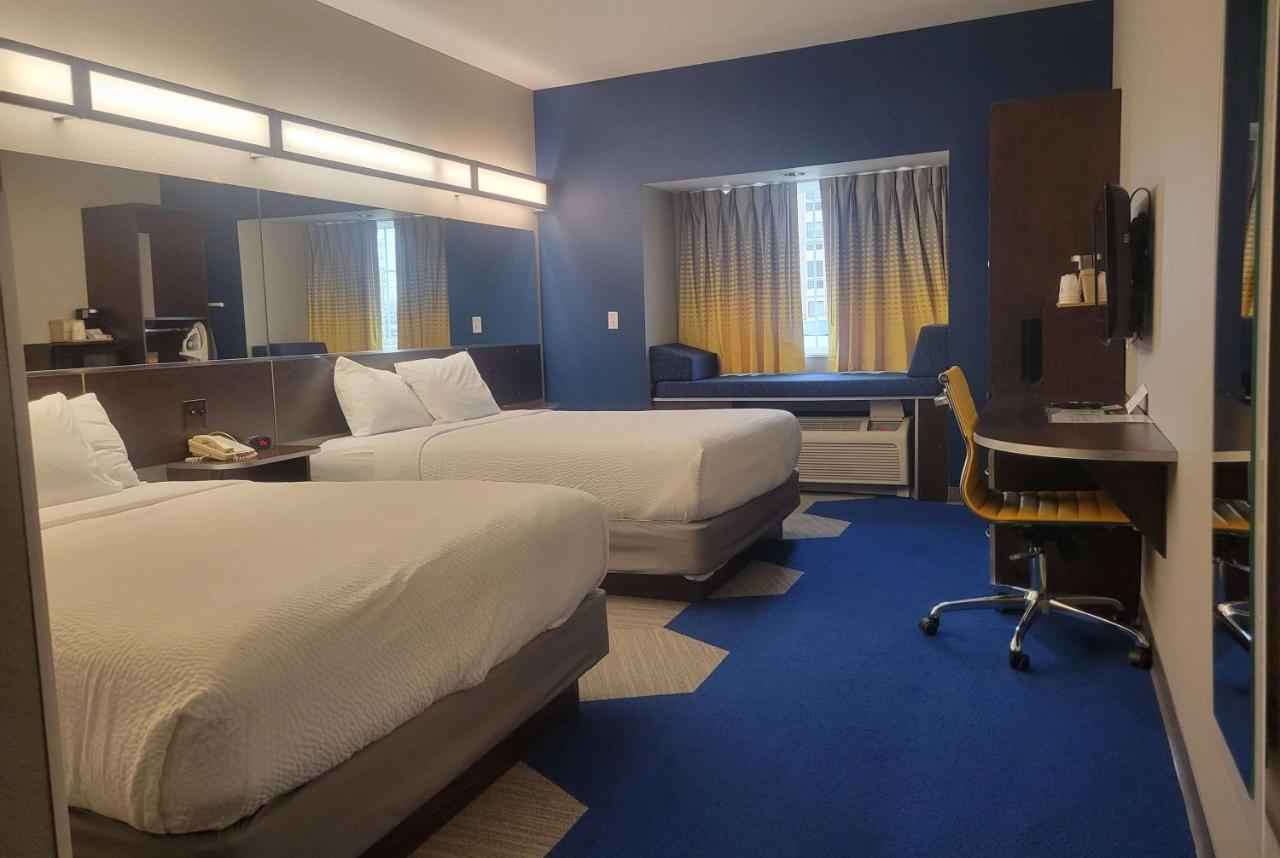 Microtel Inn & Suites By Wyndham Bluffs Council Bluffs Eksteriør billede