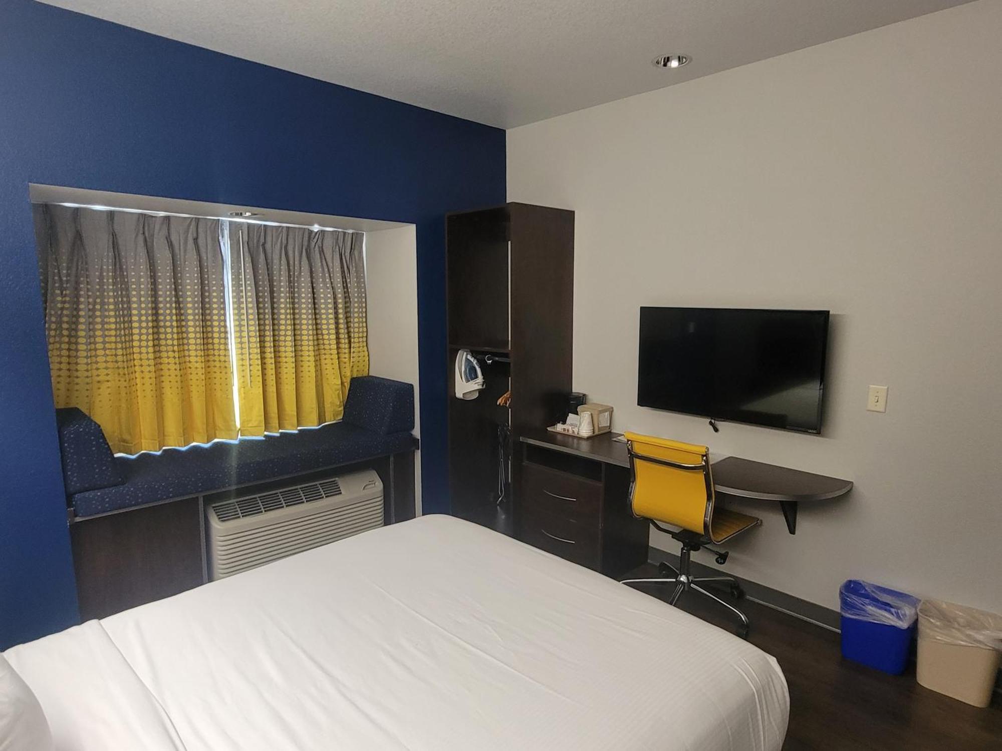 Microtel Inn & Suites By Wyndham Bluffs Council Bluffs Eksteriør billede