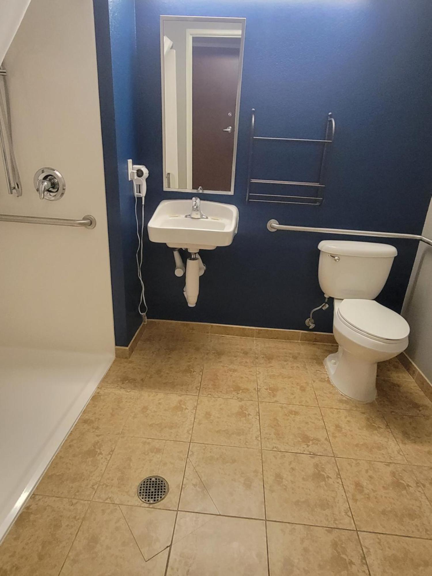 Microtel Inn & Suites By Wyndham Bluffs Council Bluffs Eksteriør billede