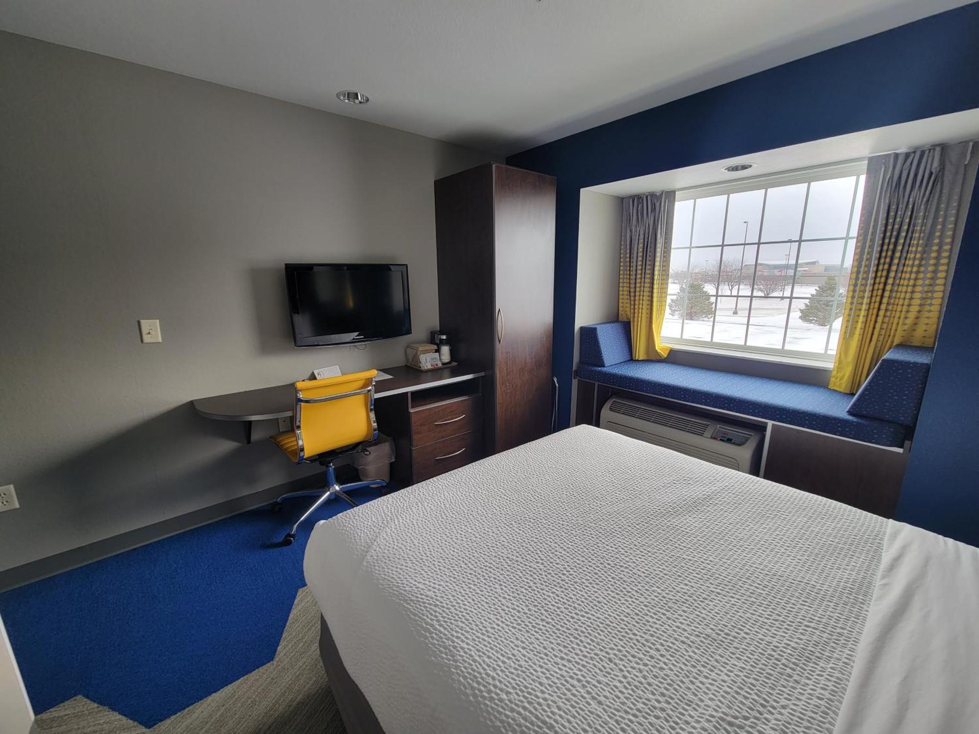 Microtel Inn & Suites By Wyndham Bluffs Council Bluffs Eksteriør billede