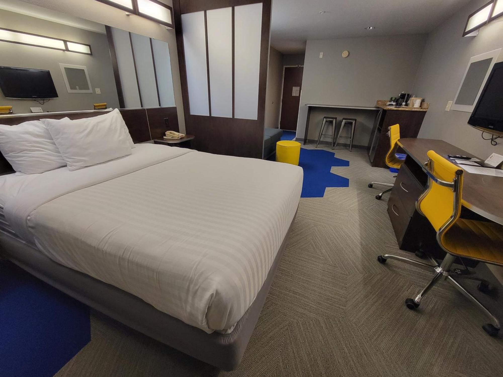 Microtel Inn & Suites By Wyndham Bluffs Council Bluffs Eksteriør billede
