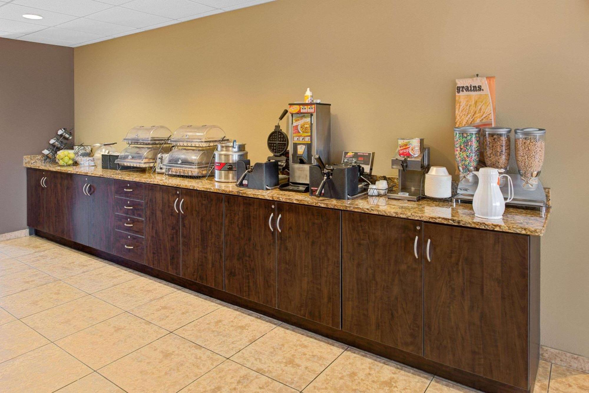 Microtel Inn & Suites By Wyndham Bluffs Council Bluffs Eksteriør billede