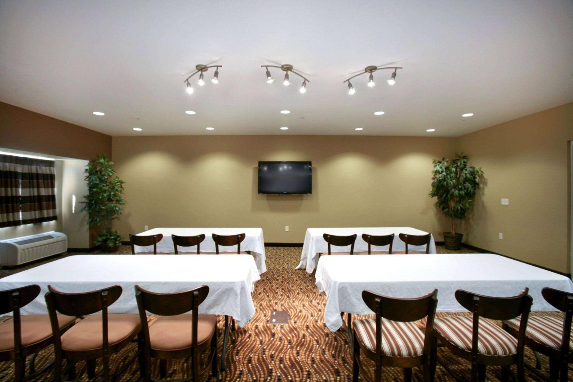 Microtel Inn & Suites By Wyndham Bluffs Council Bluffs Eksteriør billede