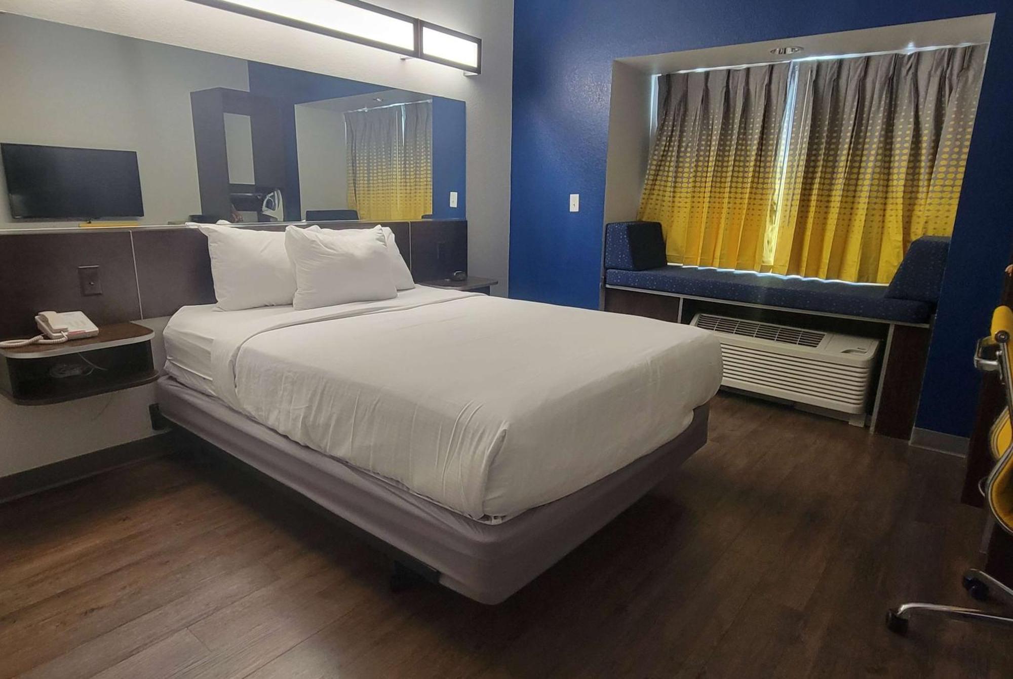 Microtel Inn & Suites By Wyndham Bluffs Council Bluffs Eksteriør billede