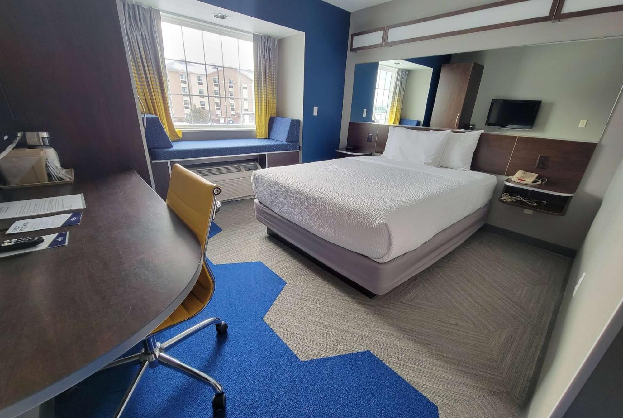 Microtel Inn & Suites By Wyndham Bluffs Council Bluffs Eksteriør billede